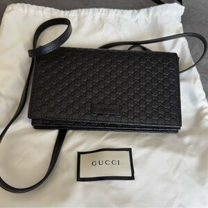 Gucci micro GG Guccissima crossbody wallet bag